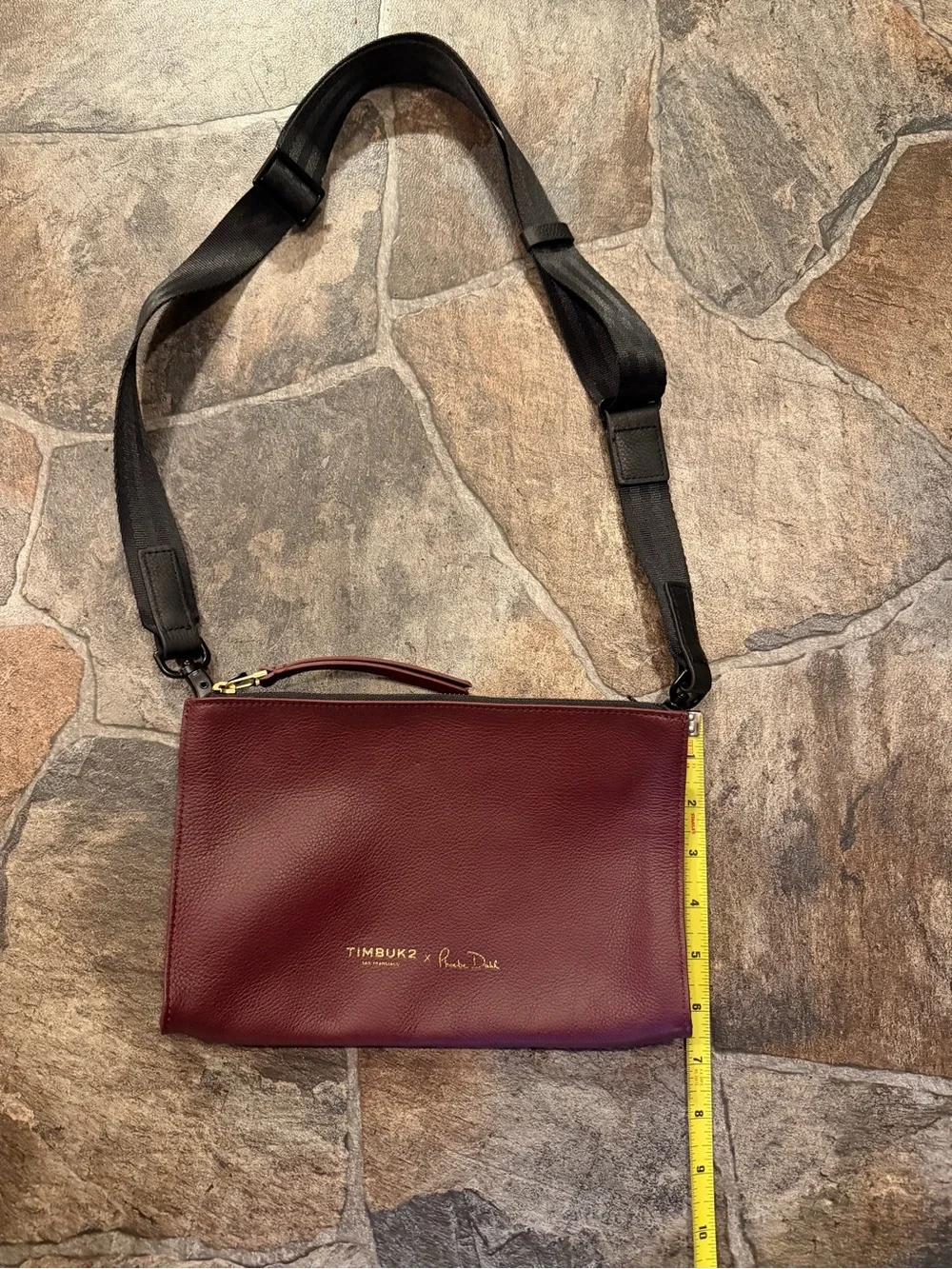 Timbuk2 Jet Set Pouch Pebbled Leather Crossbody Bag!!